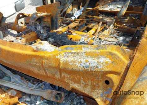 2026 Toyota Tundra Hybrid Platinum Hybrid Crewmax 5.5' Bed из США, поврежденный, VIN 5TFNC5DB2TX120271